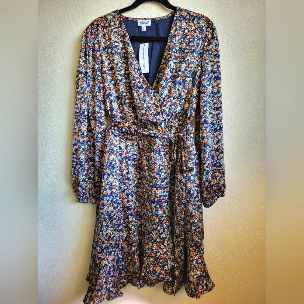 Caralyn Mirand The Drop Blue Floral Long Sleeve Faux Wrap Dress. Medium